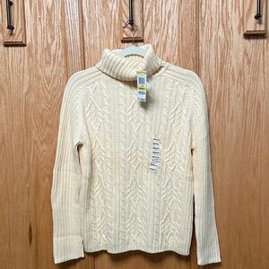 Cozy Buttercream Yellow Cable Knit Turtleneck Sweater Size M. NWT